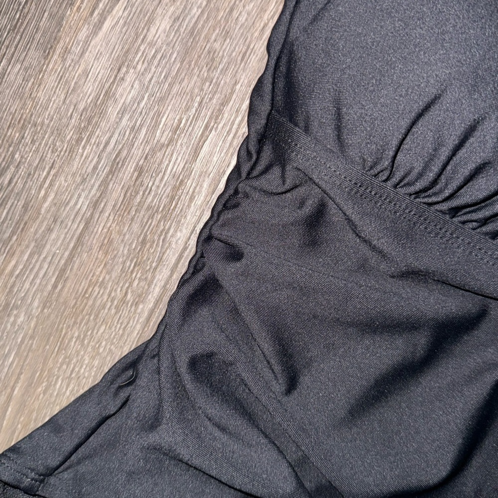 🔆NWT Black One-Piece Swimsuit - Picture 4 of 5